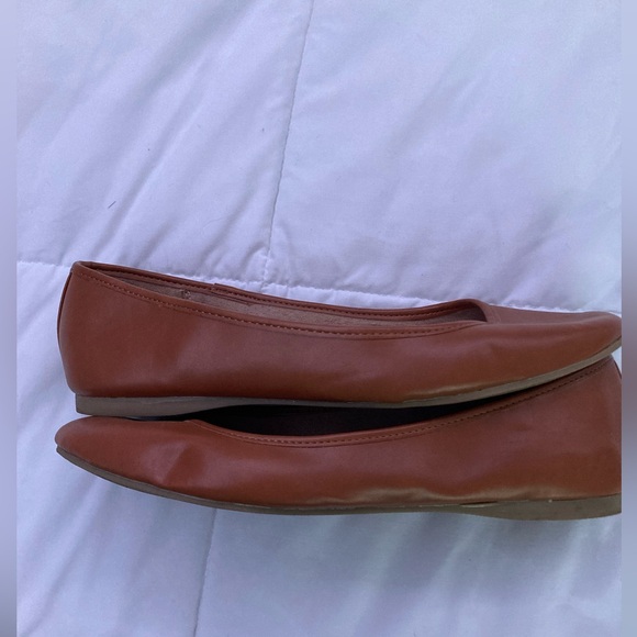 Universal Thread Brown Ballet Flats, Size 9.5 Wide - Picture 4 of 6